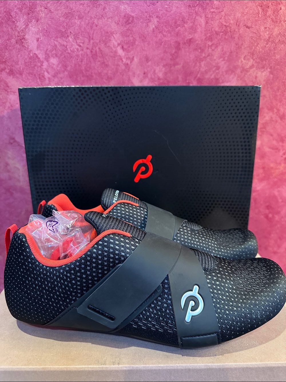 Peloton Altos Unisex Black and Red Cycling Shoes, New, 45.5